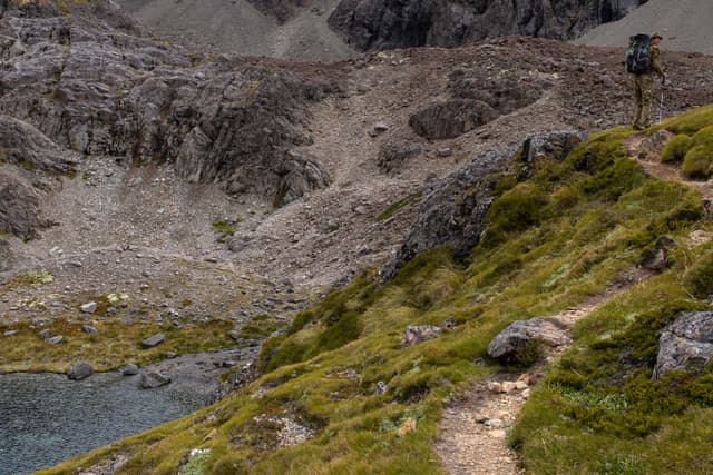 The tarn before the saddle 